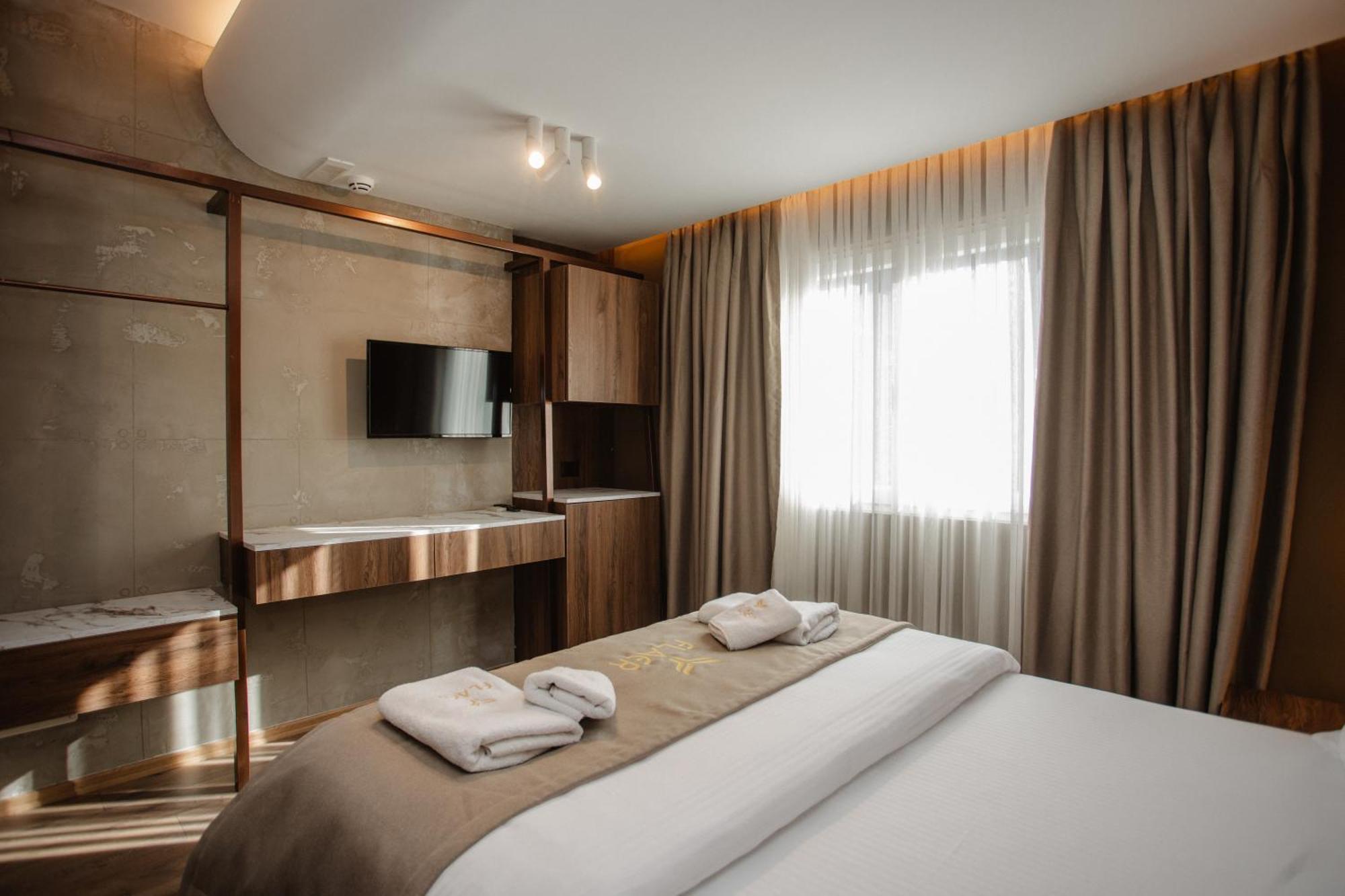 Hotel Flaer Shkoder Exterior photo